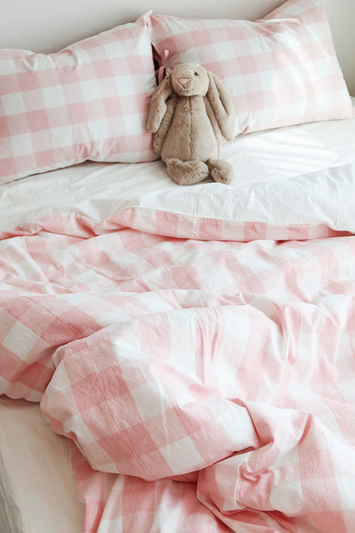cube check bedding pink